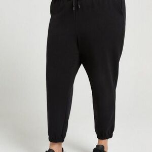 Everyday fleece relaxed jogger. Like new, worn only once.